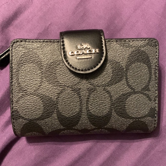 Genuine Coach Bag & Wallet

Smoke and Pet Free Home! 

Purchased for $400 - Picture 7 of 12